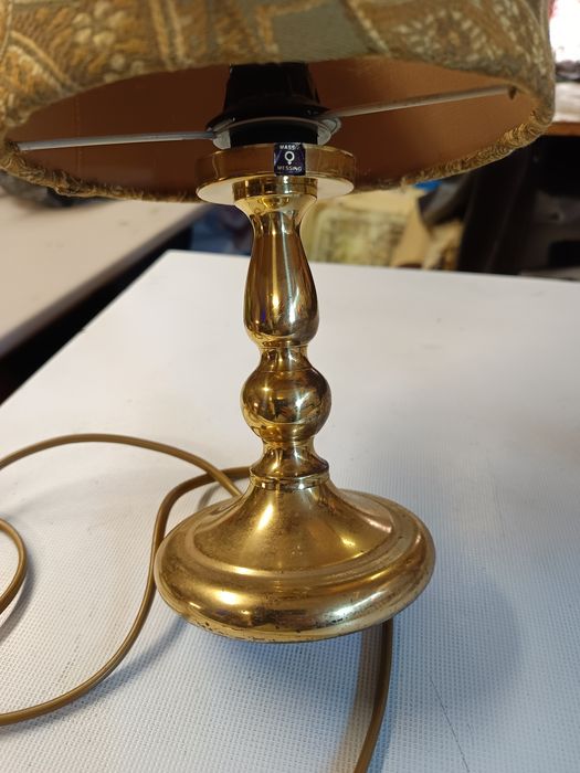 Lampa na stolik.