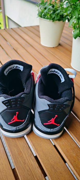 Buty 37,5 Air Jordan 4 Retro „Infrared”