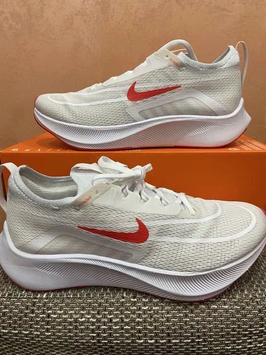Оригінальні кроссовки Nike Zoom Fly 4 CT2392-006