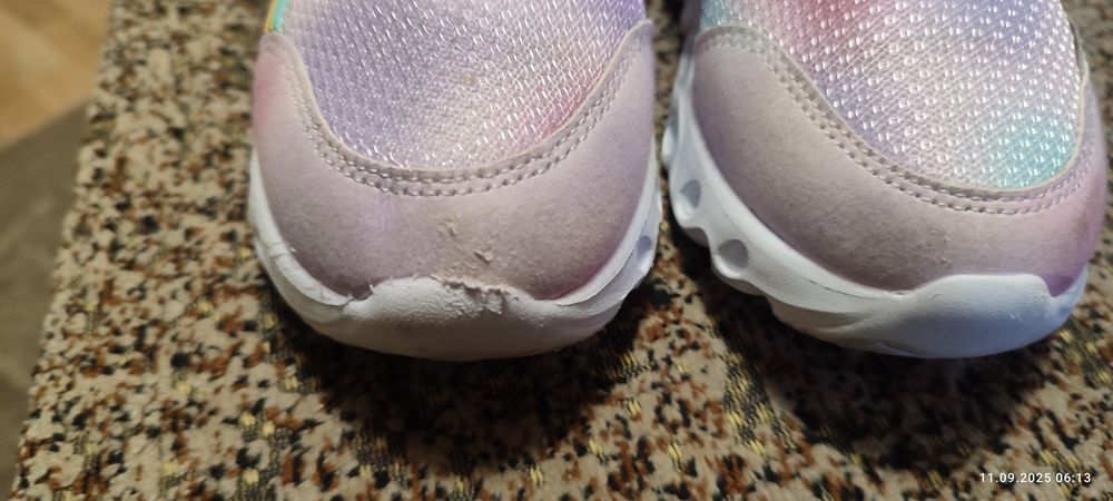 Кросівки для дівчинки 30 розмір