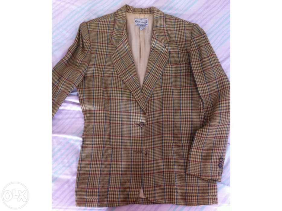 Blazer de linho tons caqui