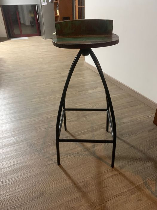 4 bancos altos como novos