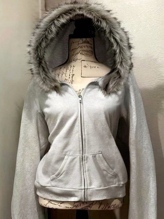 Женская укороченая кофта с мехом