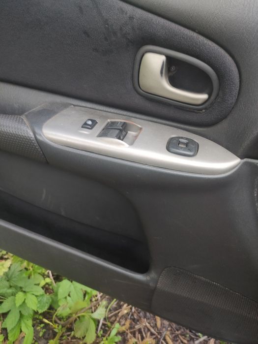 Продам мазду 323 ф