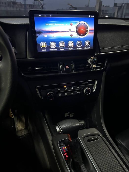 Автомобіль KIA K5