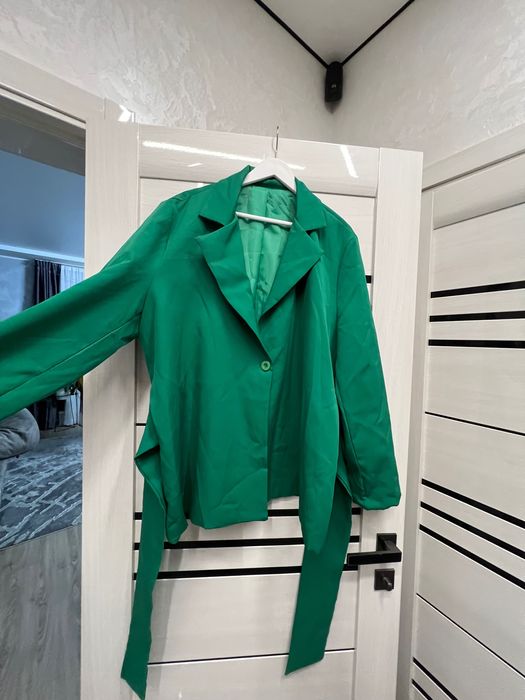 Жакет-блуза більшого розміру жіночий з пояском, Італія