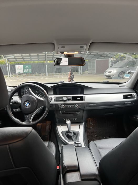 BMW E90 320D 177KM 2011 rok