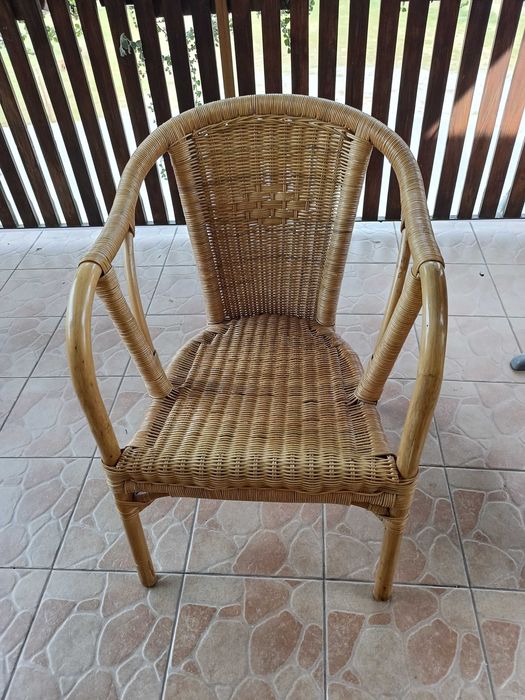 wiklinowy fotel                        ,