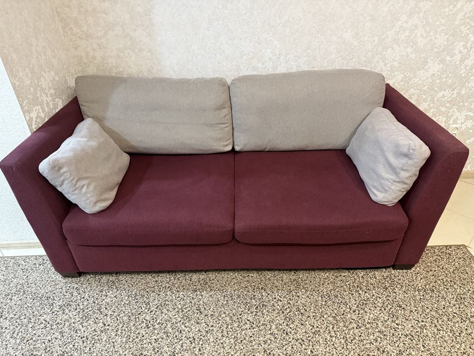 Диван 185 x 83 см з подушками