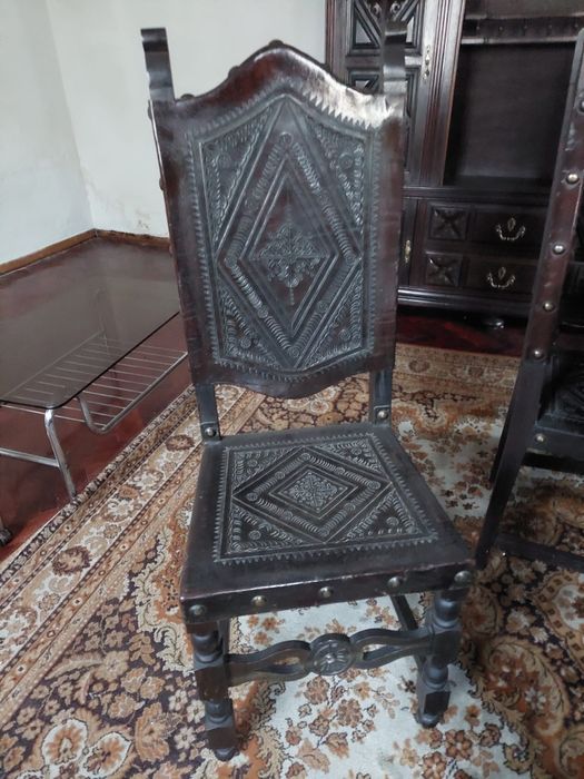 Mesa de sala de Jantar em Mogno