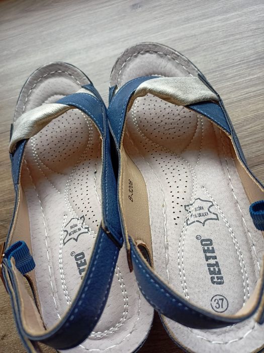 Sandałki rozmiar 37