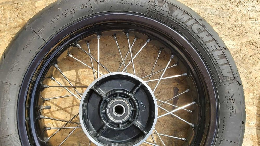 Kolo  felga F800gs 2015r   sprzedajemy  razem  z  opona