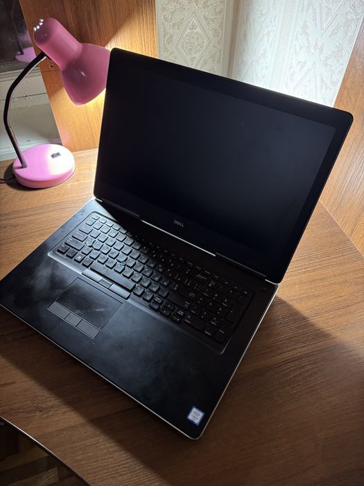 Dell Precision 7720: 17,2 IPS, 2 TB; RAM 24; відеокарта 6GB