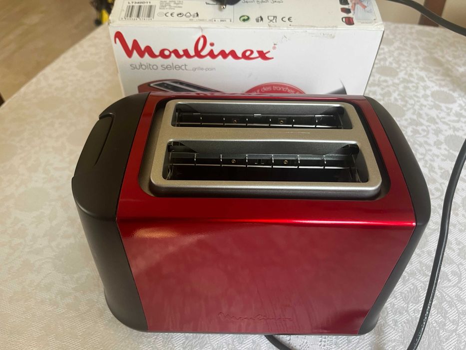 Toster Moulinex Subito LT340D11 w kolorze czerwonym
