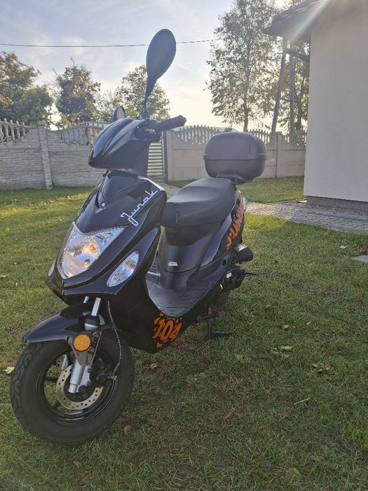 Skuter Junak serwisowany