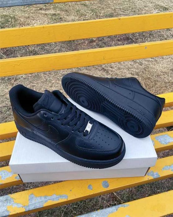 Nike_Air_Force_1_Low_Czarny r.37,5
