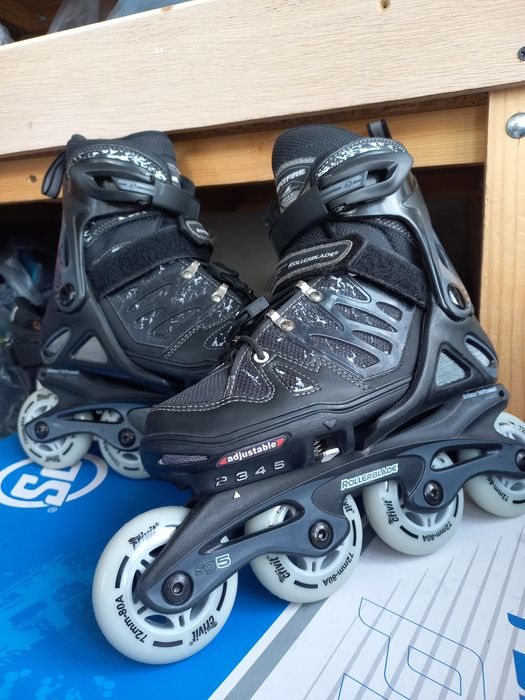 Rollerblade різні розміри та кольори ролики