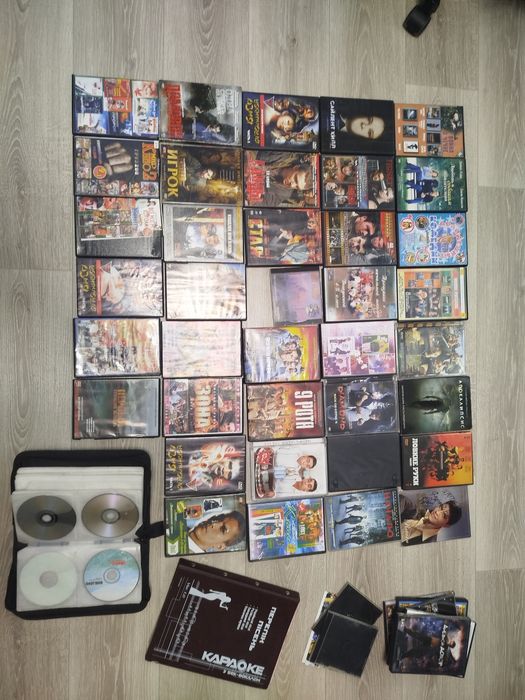 Колекція DVD дисків (фільми, музика, тд)