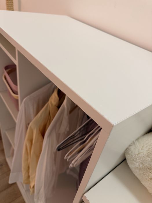 Móvel para pendurar camisas