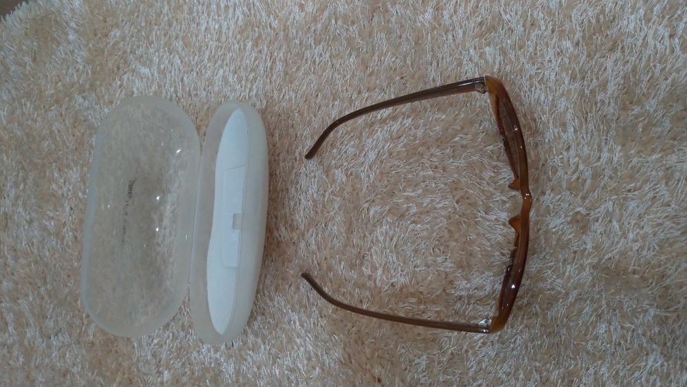 Óculos de sol com caixa64585161304194121