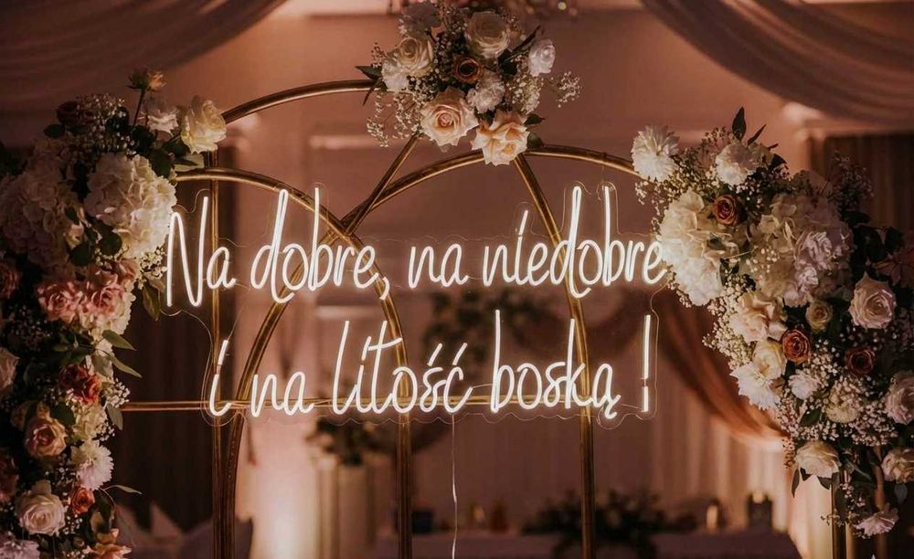 Neon na wesele Napis Miłość Wynajem dekoracji Napisy LED Ścianka