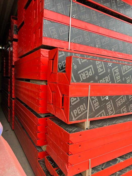 Szalunki ścienne Peri Trio 330