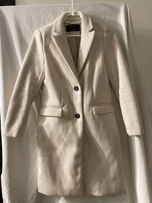 Жіноче осіннє пальто