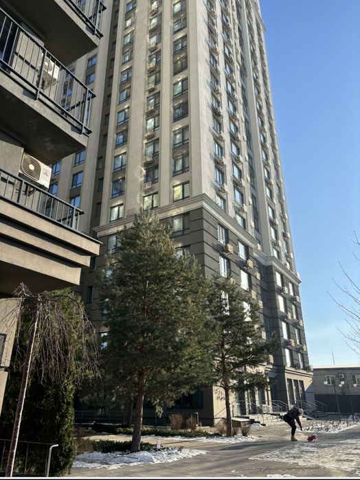 Продам 1 кім квартиру! ЖК Метрополія , метро Вирлиця 3 хвилини пішки!