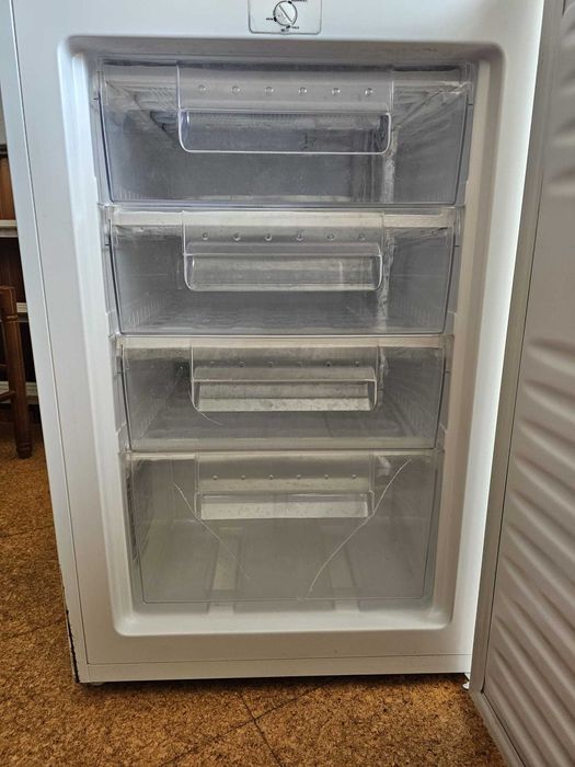 Arca congeladora Candy CCTUS 542WH