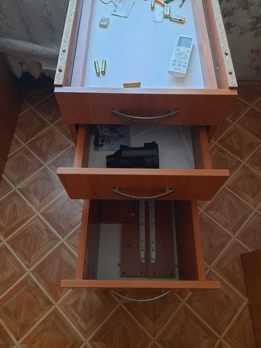 Стол компьютерный с двумя столешницами