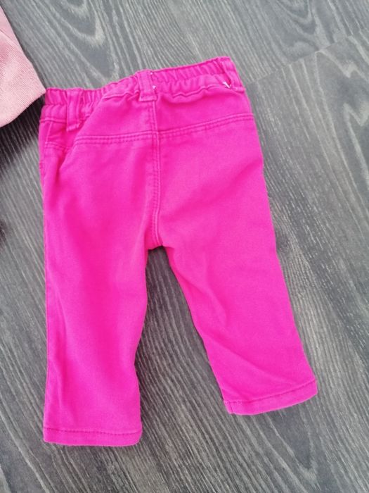 Roupa de bebé menina