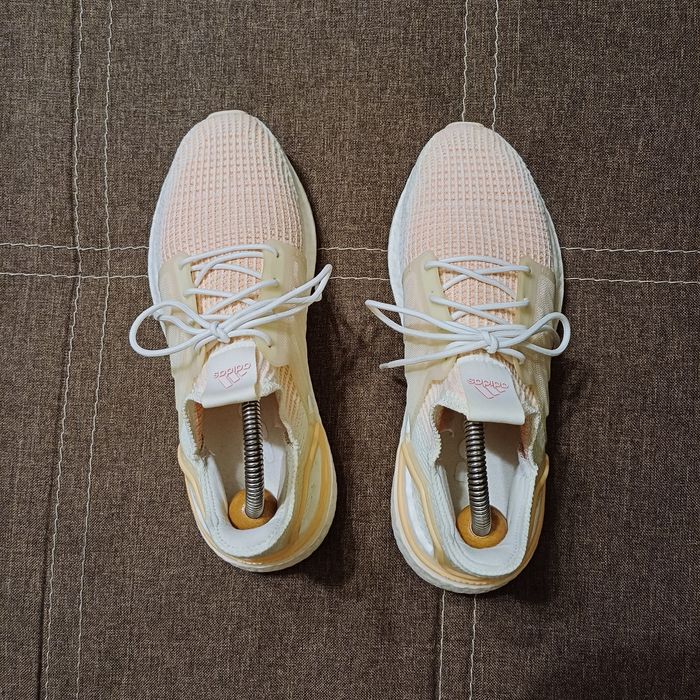 р38 Adidas UltraBoost Беговые кроссовки wmns