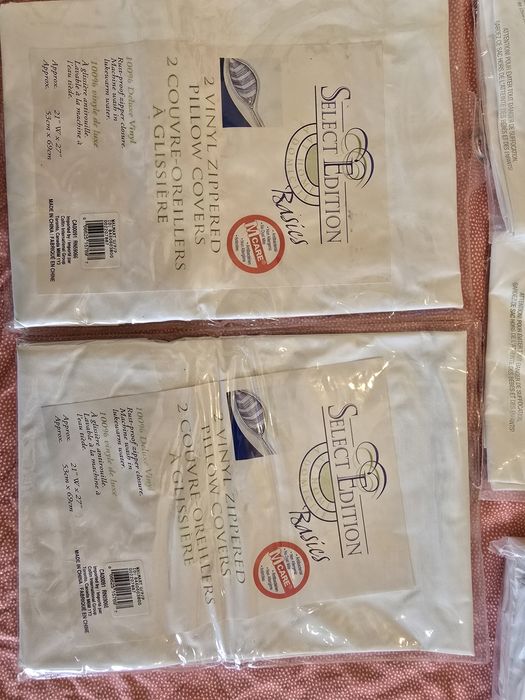 Fora de cama e almofadas