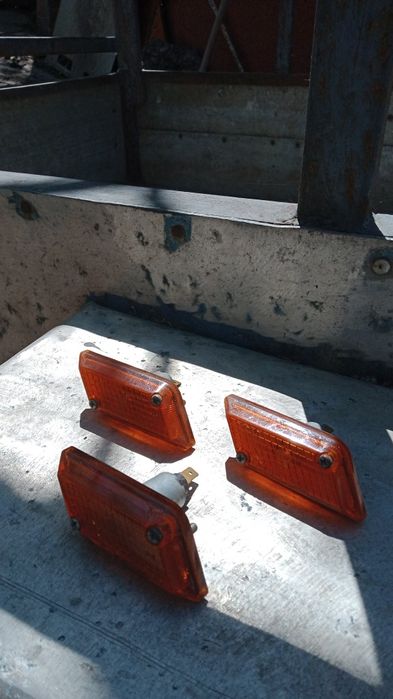 Повторітелі поворотів 2103, 01-02