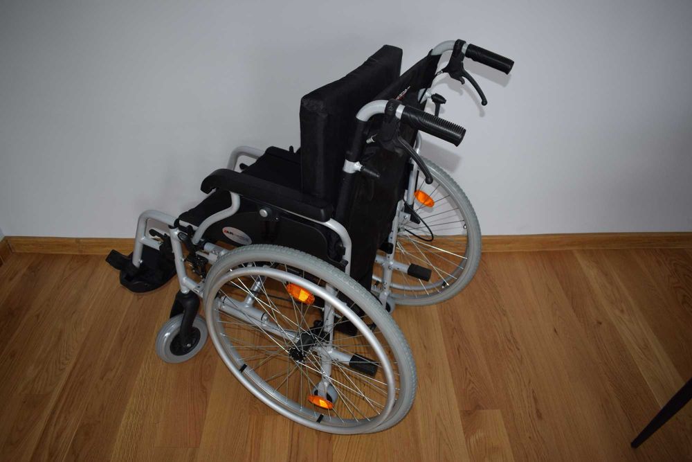 Wózek inwalidzki Nowy aluminiowy składany
