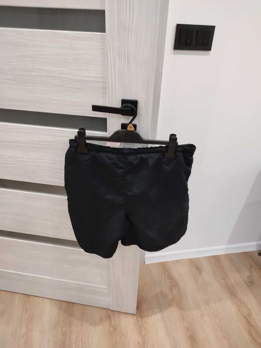 Spodnie letnie męskie nike s/m czarne krótkie