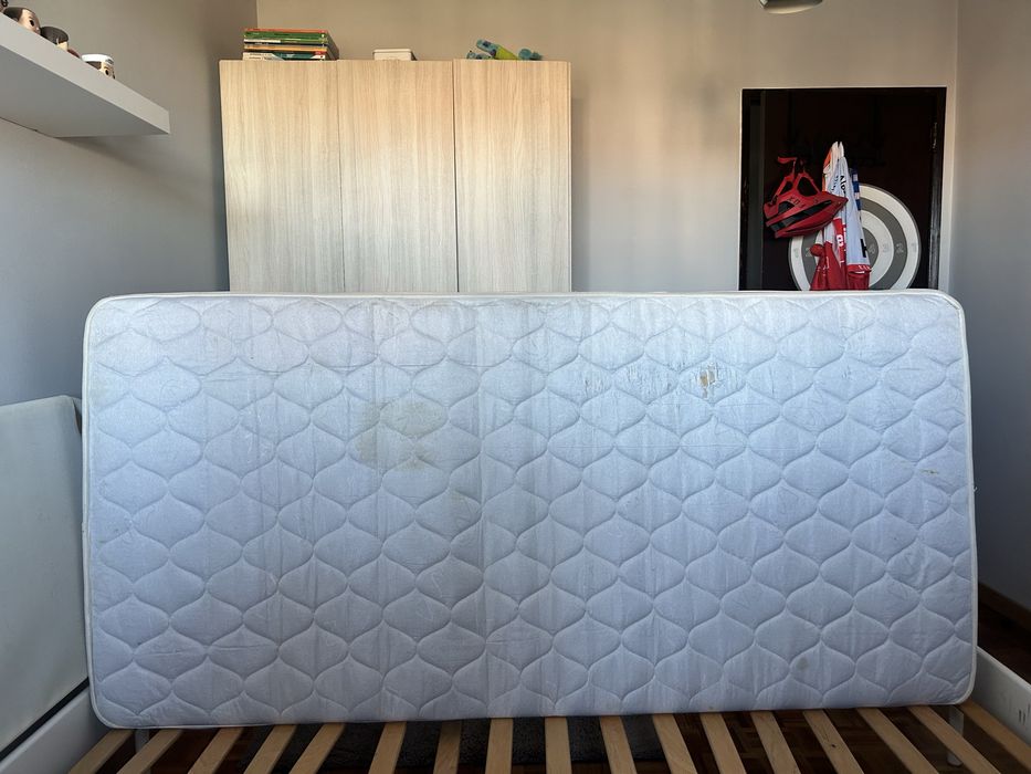 Cama solteiro 90x200 cm + Colchão + Protetores de Colchão