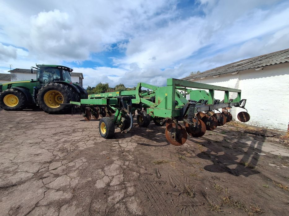 Глибокорозрохлювач John Deere 2700