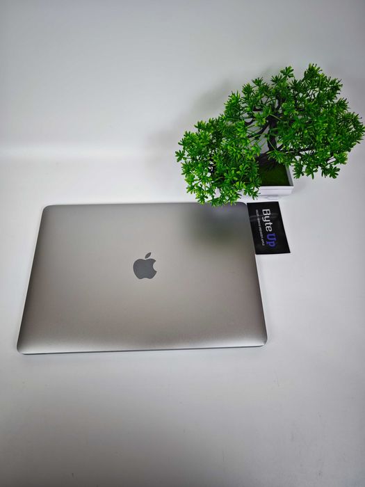 Apple MacBook Air 13" A1932 (2019) i5 / 8GB / 256GB SSD / Space Gray