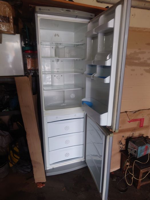 Продам холодильник LG no frost великий двох камерний