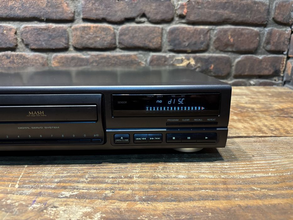 Odtwarzacz CD Technics SL PG 470 A