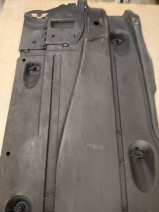 Osłona płyta podwozia prawa Audi a3 8v