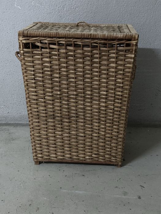 Cesto de palha para roupa como novo