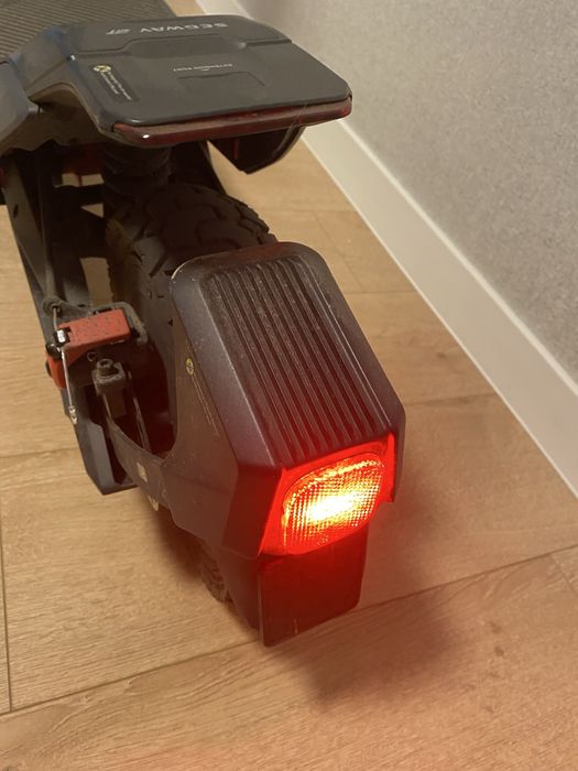 Продам Seegway Ninebot ZT3 PRO E BLACK