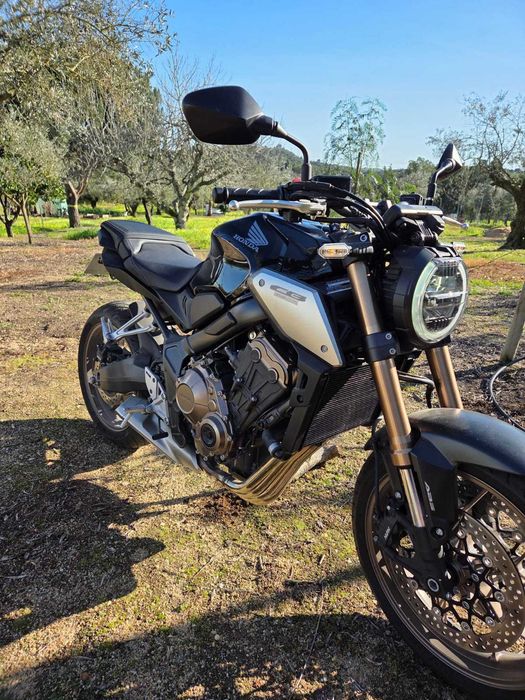 Mota como nova sempre de garagem