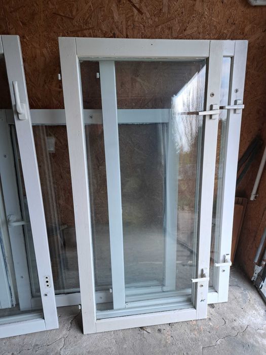 Ramy okienne drewniane, 10 sztk., stan dobry