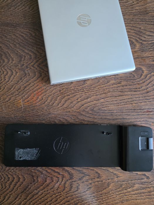 HP Probook 640 G5 plus stacja ładująca