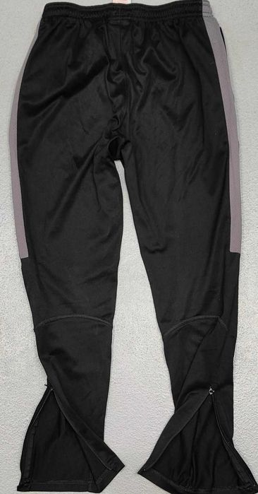 Wr) NIKE oryginalne spodnie dresowe Roz.137-147cm