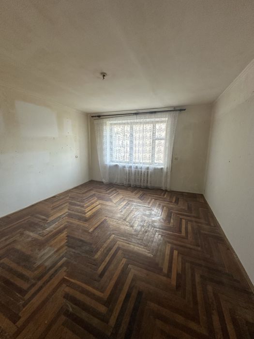 Продам 3 кім квартиру в  центрі вул Каракая можливий продаж під державні програми постанови ваучери сертифікати
