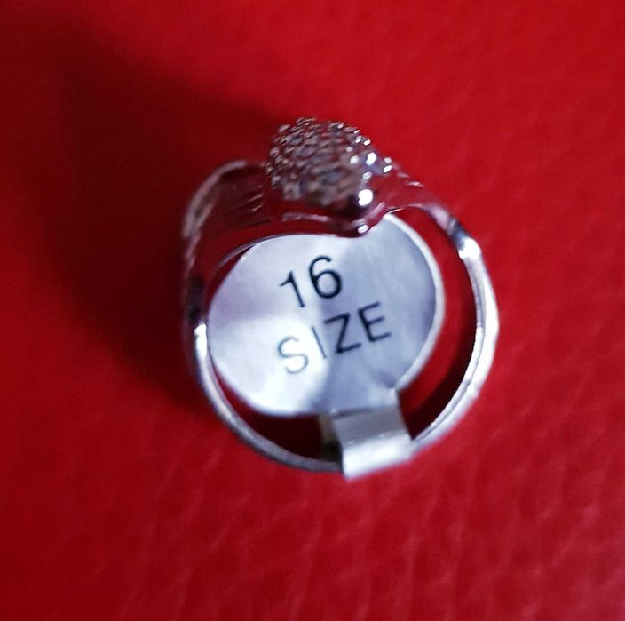 Pierścionek  z Niebieskimi  cyrkoniami rozm. 16 , 17 , 18